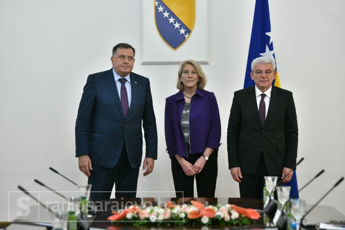 Foto: A.K./Radiosarajevo.ba/Milorad Dodik, Karen Donfried i Šefik Džaferović